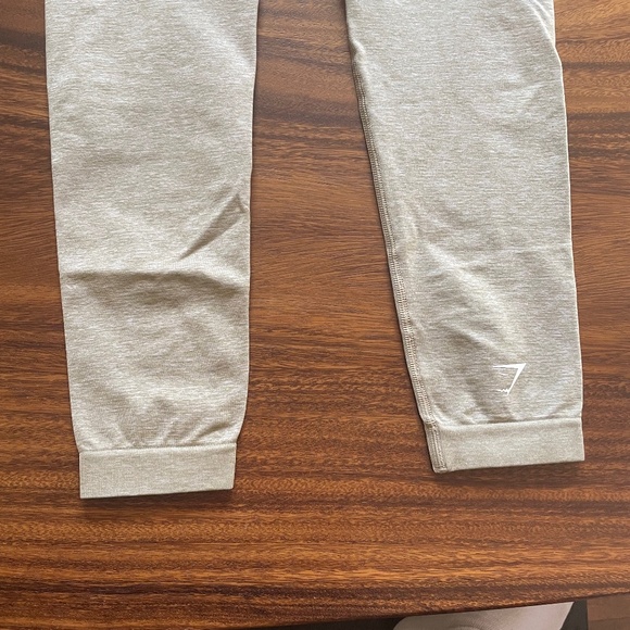 Gymshark 2 Piece Set, Adapt Marl Seamless Crop Top and Leggings,  Beige, Size M - Picture 12 of 12